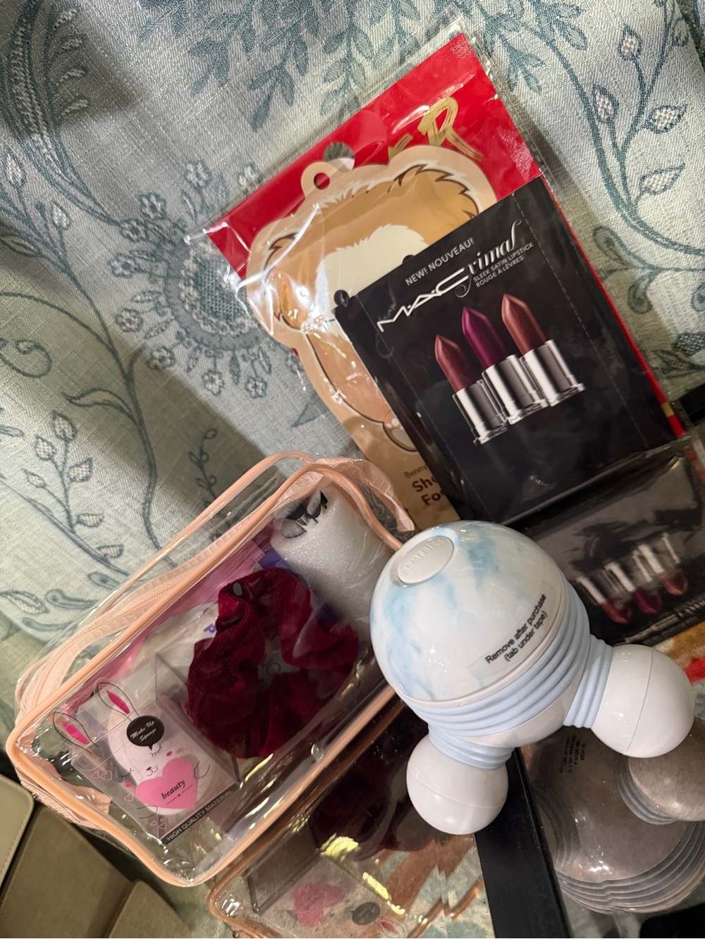 Beauty & essentials bundle - Picture 7 of 8